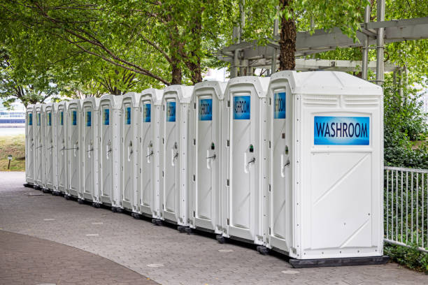 Best Portable restroom trailer rental  in Alderwood Manor, WA